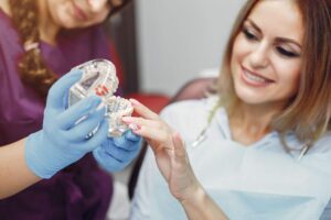 cuánto dura un implante dental de zirconio